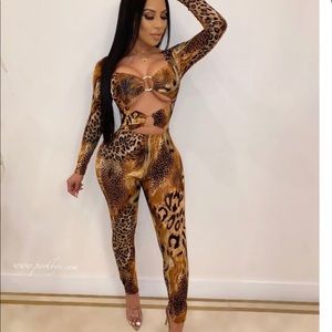 Posh by V leopard jumpsuit 🐆